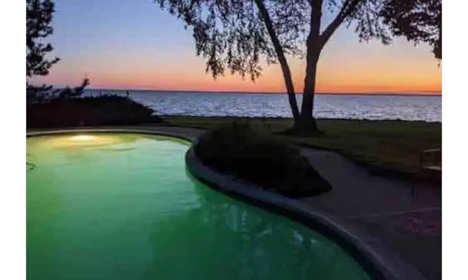 Stevensville Wohnung | Waterfront Getaway - View of bay from your bed