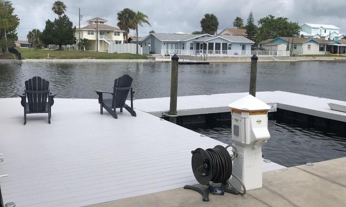 Spring Hill Haus | Waterfront Hernando beach house on deep water canal w/dock, fishing, kayak
