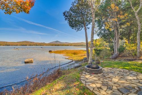 Weld Haus | Waterfront Lake Webb Cabin Rental with Dock and Views!