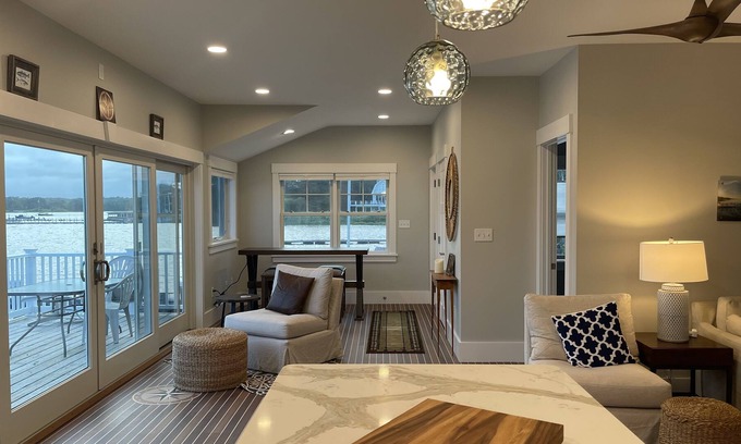 Dartmouth Haus | Waterfront Living on Padanaram Harbor