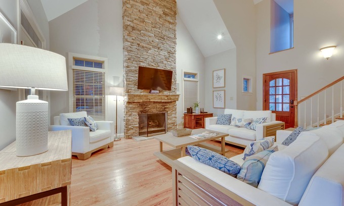 Sherrills Ford Haus | Waterfront Sherrills Ford Home w/ Pool & Boat Dock