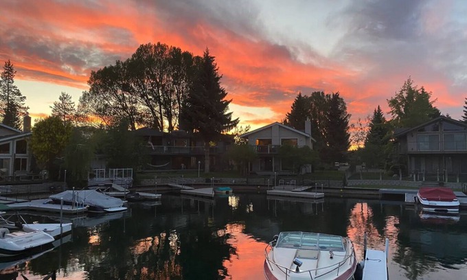 Tahoe Keys Haus | Waterfront South Lake Tahoe Home!-HRP-117 Host BF