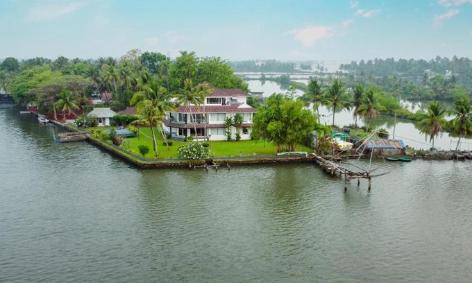 Kumbalam Haus | Waters Edge Kochi - a VKation Experience