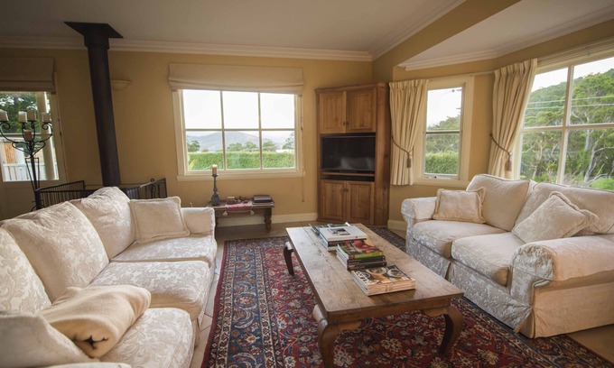 Wattle Grove Haus | Wattle Grove Homestead - Huon River Ansichten