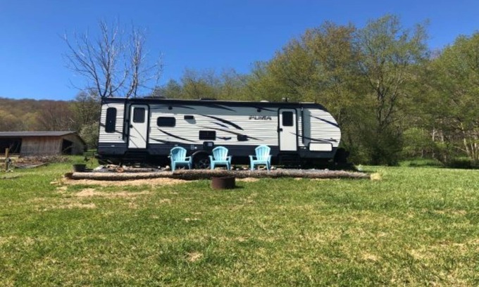 Gap Mills Wohnmobilvermietung | Way Up Acres and Lodging