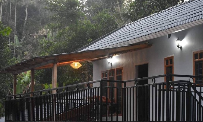 Mananthavady Sonstige | We are a family run business amidst the calm and quiet nature.
