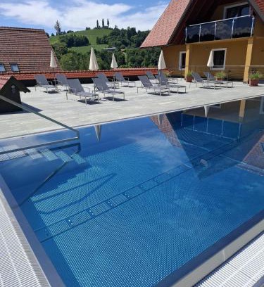Ratsch Haus | Weingut-Gästezimmer UHL