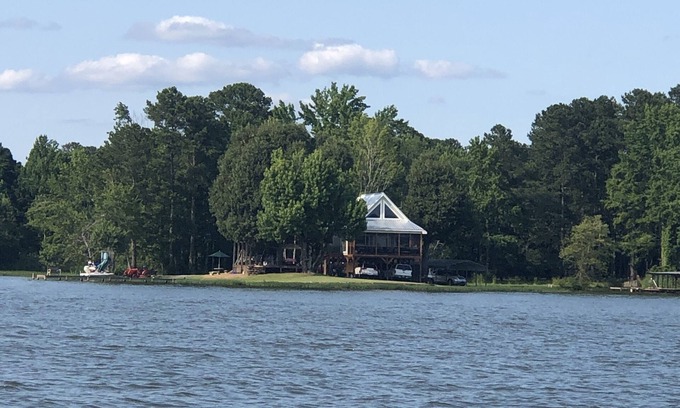 Cedar Bluff Haus | Weiss Lake Couples Getaway On A Private Point