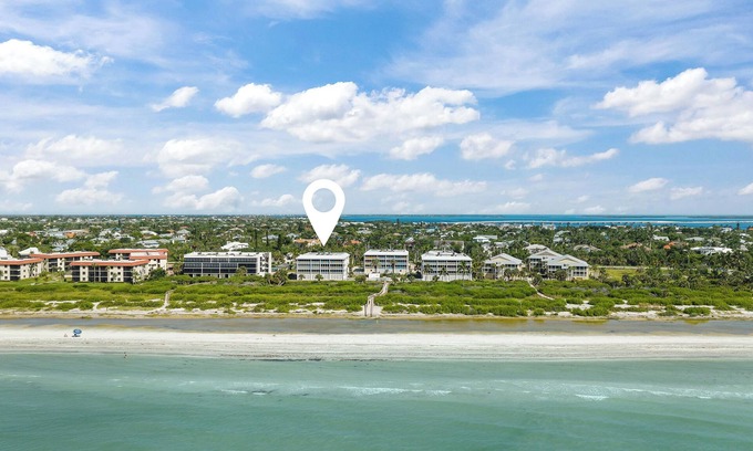 Sanibel Eigentumswohnung | Welcome to Beachcomber B302, - your Gulf-front paradise on Sanibel!