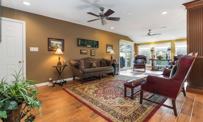 Bronston Eigentumswohnung | Welcome to Double Eagle on Seven- Lake Cumberland's Elegant Golf Side Retreat