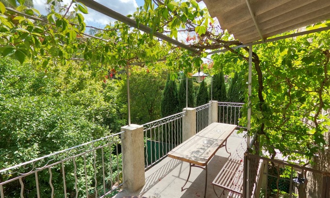 Entrecasteaux Haus | Welcome to Lougissoun, group gîte in the heart of Provence