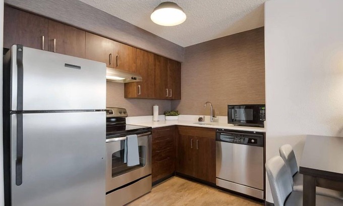 Reno/Tahoe Airport Hotel | Welcome to Paradise! Unit w/ Full Kitchen, Near Fleischmann Planetarium