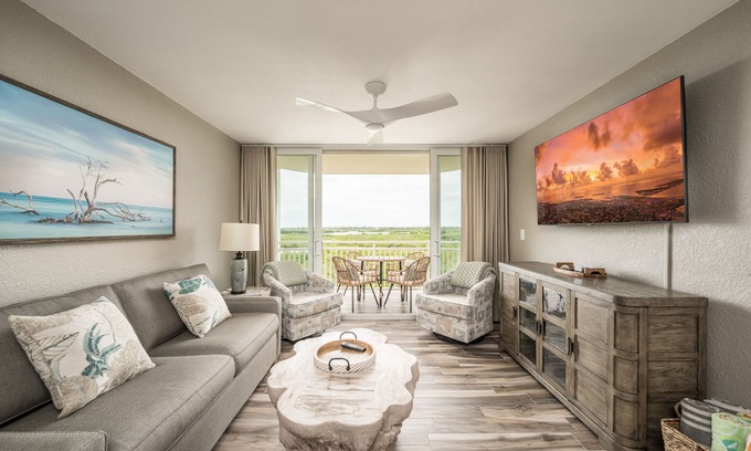 Key West Eigentumswohnung | Welcome To Poseidon Too - A Newly, Completely Renovated Condo @ Sunrise Suites!