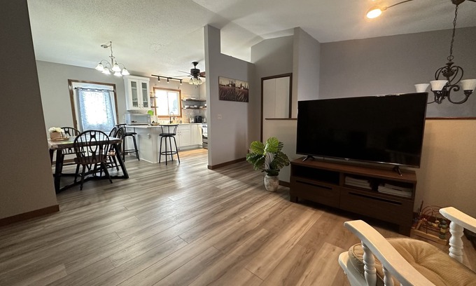 Shakopee Haus | Welcome to Shakopee! Promotion ending of October. Quickly Place Your Reservation