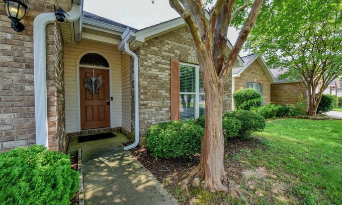 Tuscaloosa Haus | Welcome to Sideline Sanctuary! Book for Football Season and More!