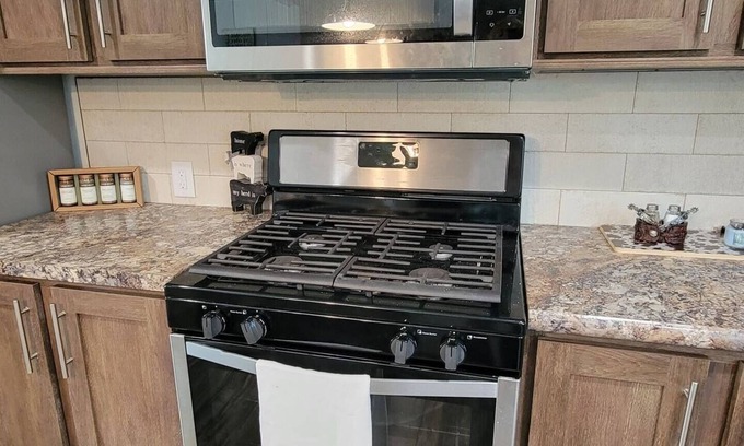 Ellerslie Sonstige | Welcome to The Bunk House