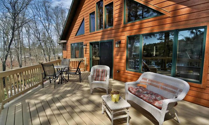 Minong Kabine | Welcome To The Lazy Dog Lodge Retreat On the 1600 - Acre Minong Flowage!