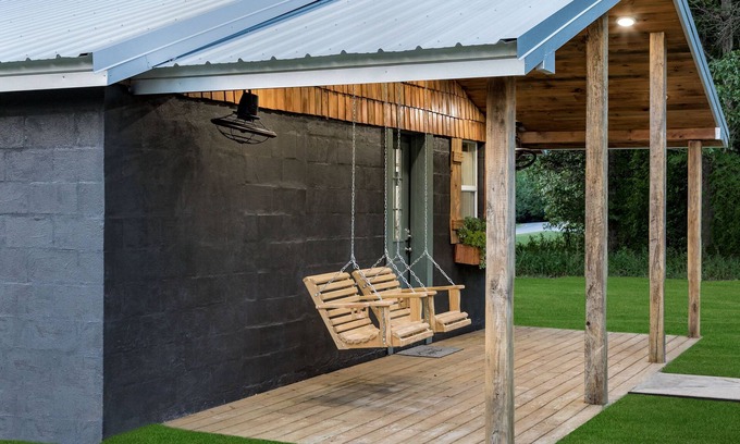 Birdeye Hütte | Welcome to "The Little house at the Landing"