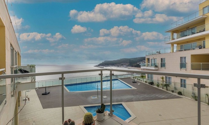 Aldeia do Meco Wohnung | Welcome to this modern and cozy apartment! Enjoy the incredible view of the...