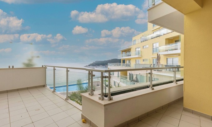Santiago Wohnung | Welcome to this modern and cozy apartment! Enjoy the incredible view of the...
