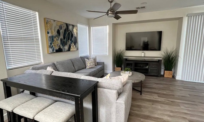 Spring Valley Haus | Welcome to Your Las Vegas Dream! Perfect Retreat!