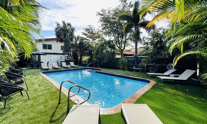 Lake Ridge Wohnung | Welcoming 2 Bedroom 2 Bath Apt w/ Private Patio & Pool Access