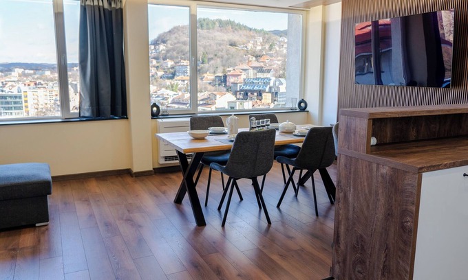 Gabrovo Wohnung | Welcoming apartment with AC in charming Gabrovo