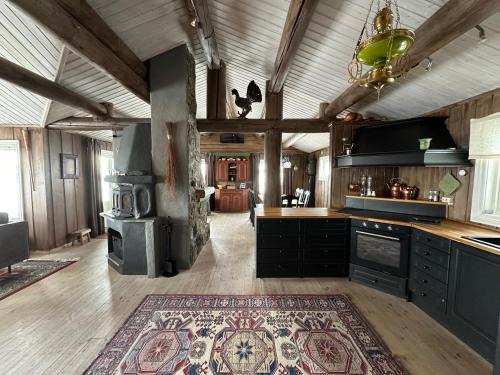 Beitostolen Haus | Welcoming Cabin with Fireplace & Modern Kitchen