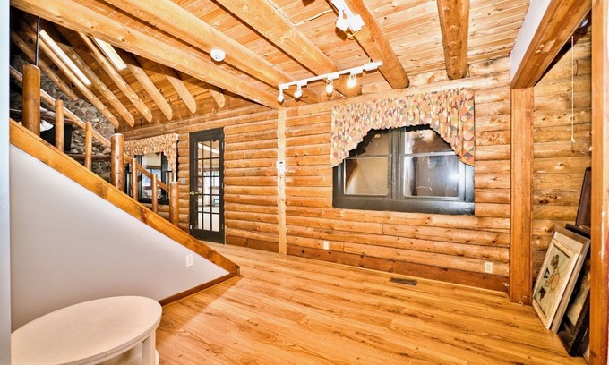 Sheridan Sonstige | Welcoming farmhouse with AC in charming Sheridan