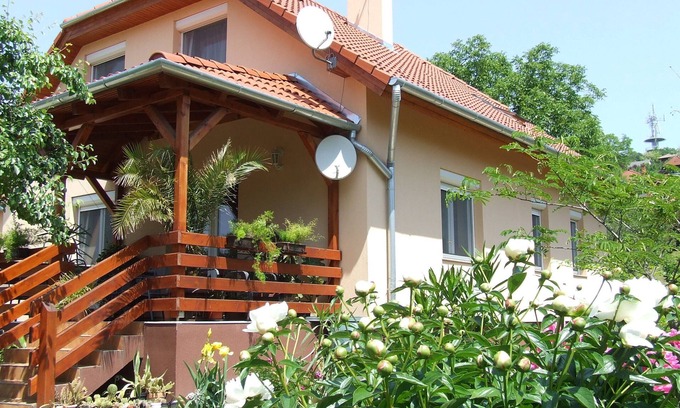 Fonyod Haus | Gepflegte FeWo in Fonyod für 4-5 Personen fußläufig zum See - neue Klimaanlage