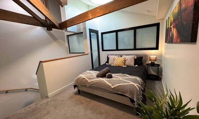 Devonport Wohnung | Well located Apt with Loft Bedroom & Aircon
