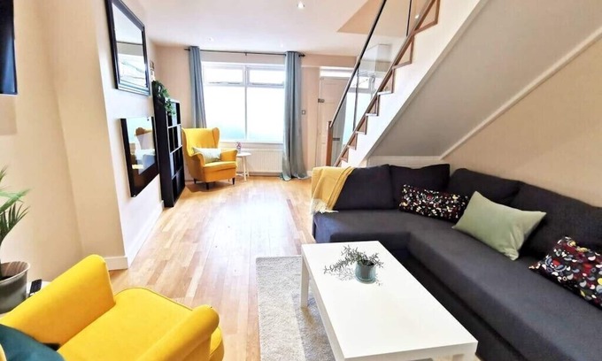 Ranelagh Haus | Well Located House Ranelagh PATIO AND WIFI
