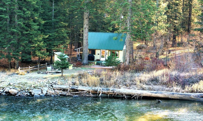 Leavenworth Hütte | Wenatchee River Banks