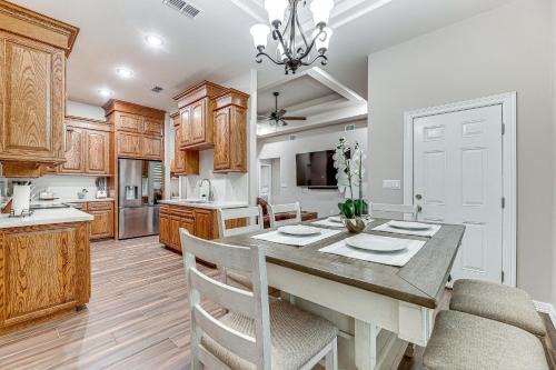 Weslaco Haus | Weslaco Home with Fenced Yard 2 Mi to Downtown