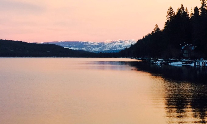 Donner Lake Woods Kabine | West End Donner Lake, Seeseite, hundefreundlich, Beach Club!