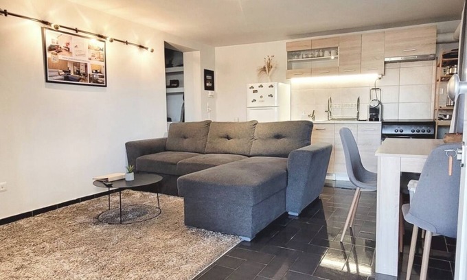Aigio Wohnung | West Garden in Aigio