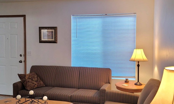 Yakima Haus | West Yakima - Clean - Safe - Overnight With Us #1