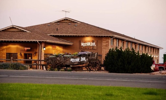 Tremonton Hotel | Western Inn