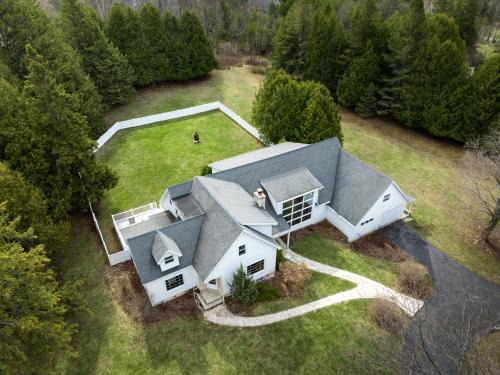 Ephraim Haus | Westeros by Simple Life Rentals