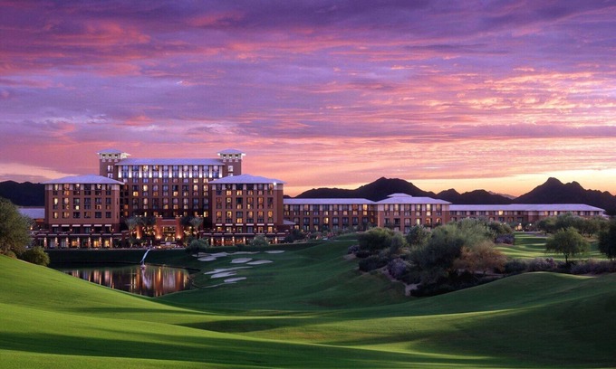Paradise Valley Village Resort | Westin Kierland Villas - 1 Bedroom Unit Sleeps 4!