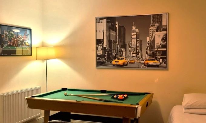 Swindon Wohnung | Westlecot House - Geräumige 2-Bett, 2 Bäder, 5 Personen