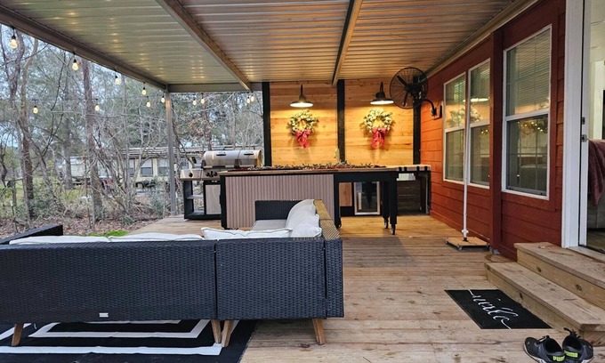 Lottie Haus | Whiskey Bay Hideaway Your Riverside Escape