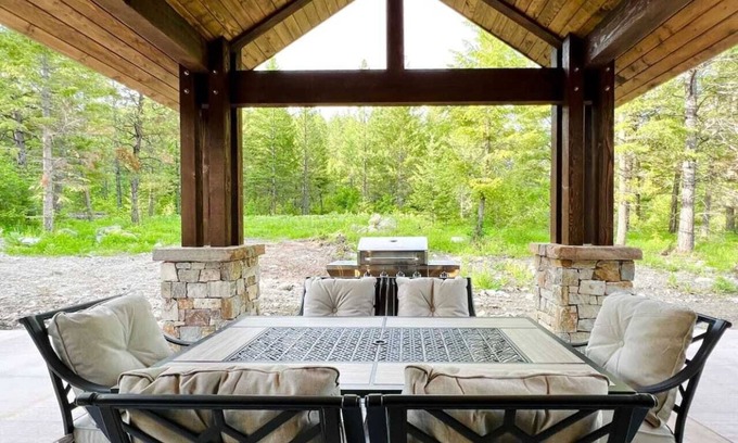 Lakeside Haus | Whispering Pines Forest Get Away