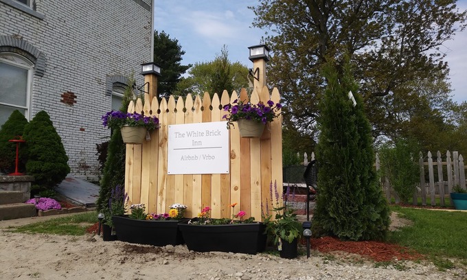 Pymatuning South Eigentumswohnung | Das White Brick Inn im Pymatuning State Park