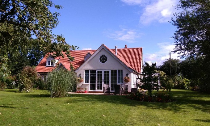 Keal Cotes Bed & Breakfast | White Cottage B and B