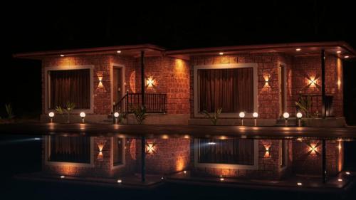 Dandeli Haus | white new