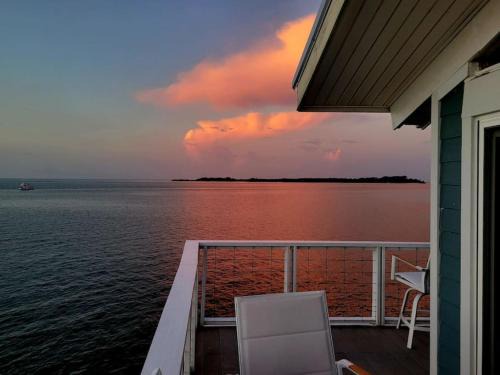 Cedar Key Wohnung | White Pelican A-1 Sunset views