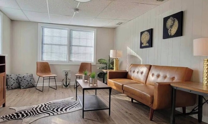 Keystone Heights Hütte | White Sands Lake 2-bedroom Cottage, Sleeps 6, Kayaks/Fishing