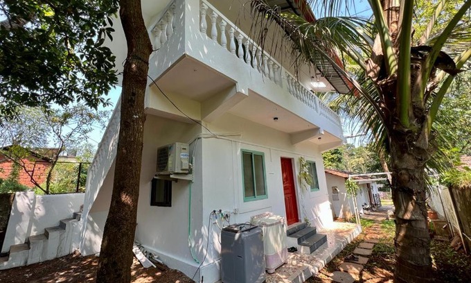 SBI Colony Wohnung | White Studio in the woods
