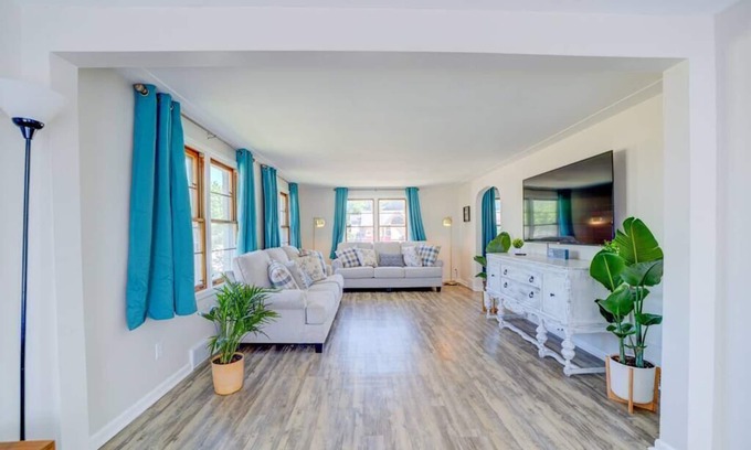 Whitehall Hotel | Whitehall Cottages Boutique Motel - Royal Suite